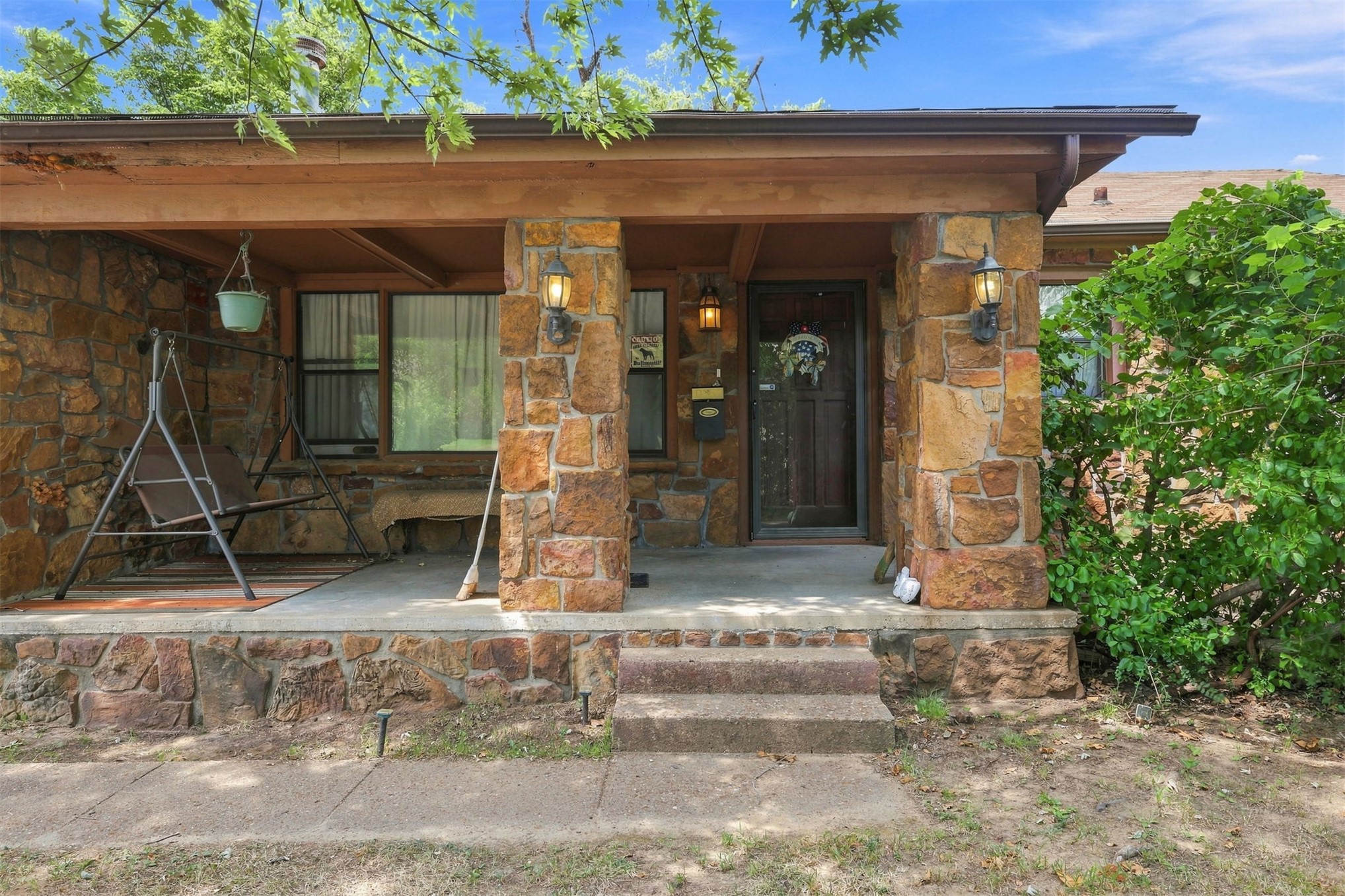 1733 E 13th Street Property Photo 5