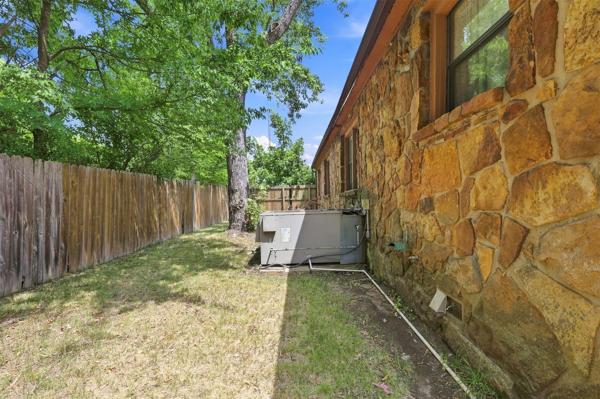 1733 E 13th Street Property Photo 21