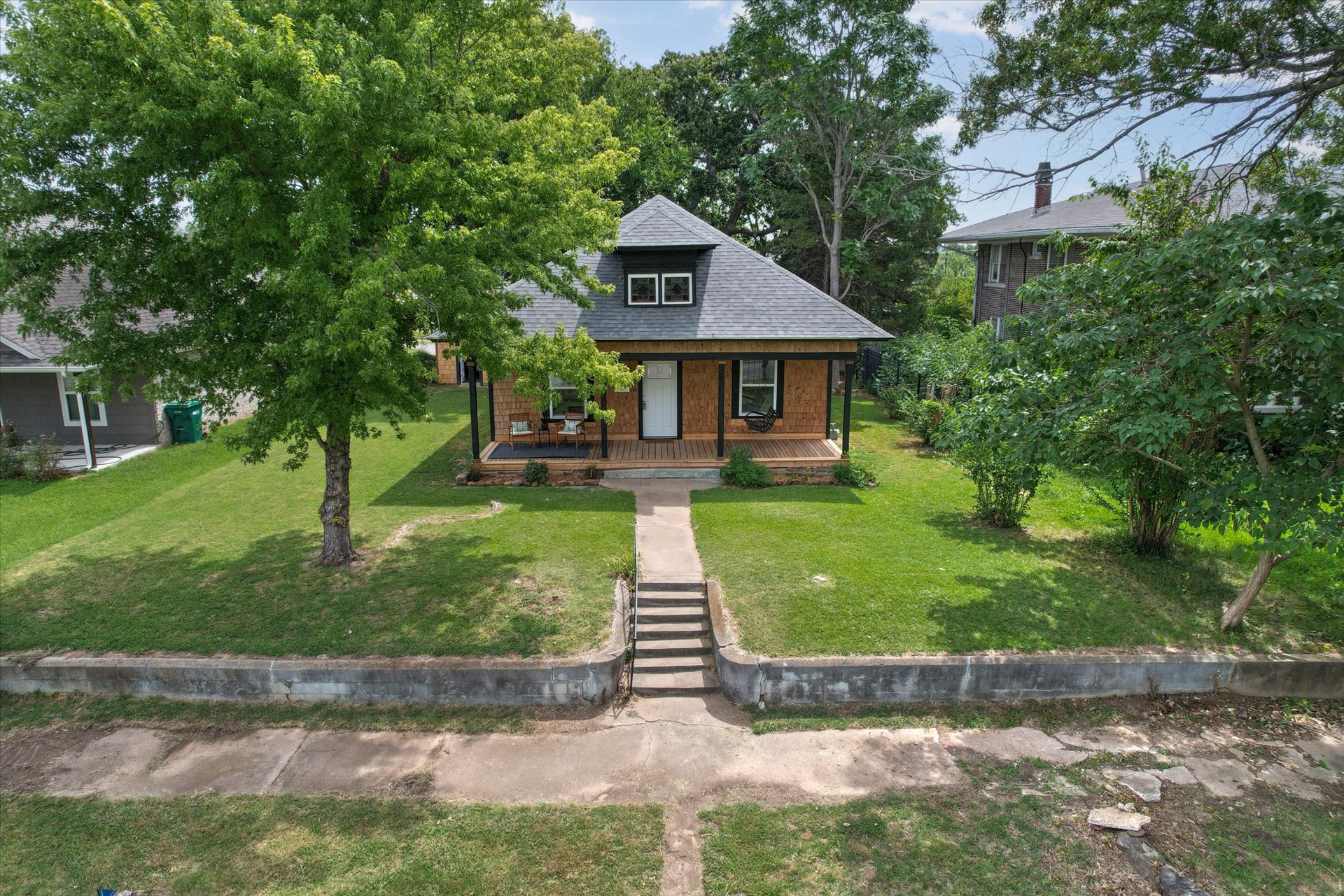 611 S Poplar Street Property Photo 34