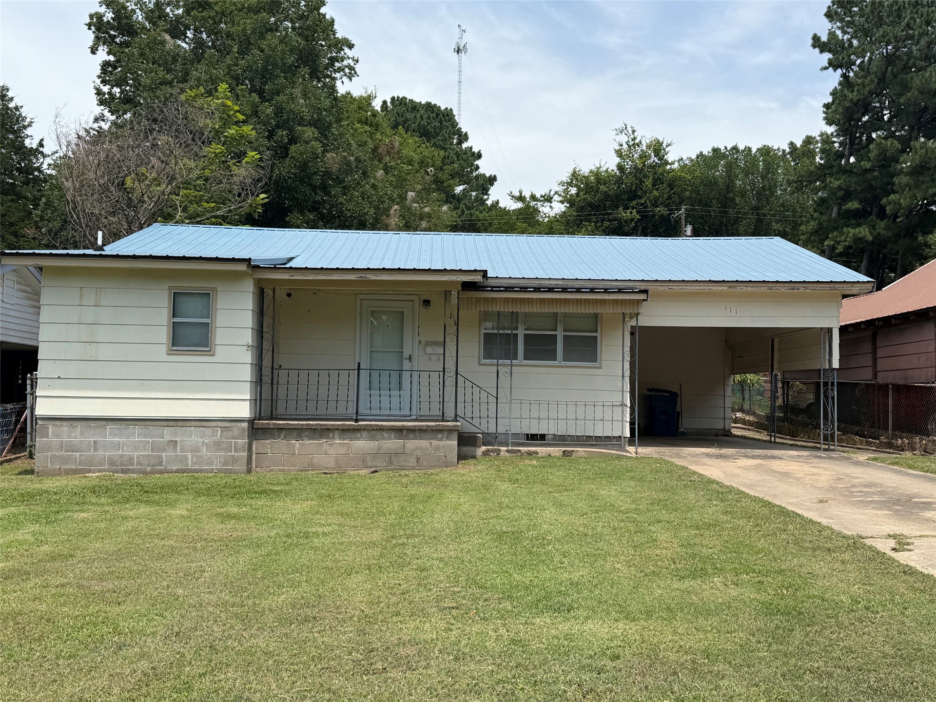 111 E Blair Avenue Property Photo 1