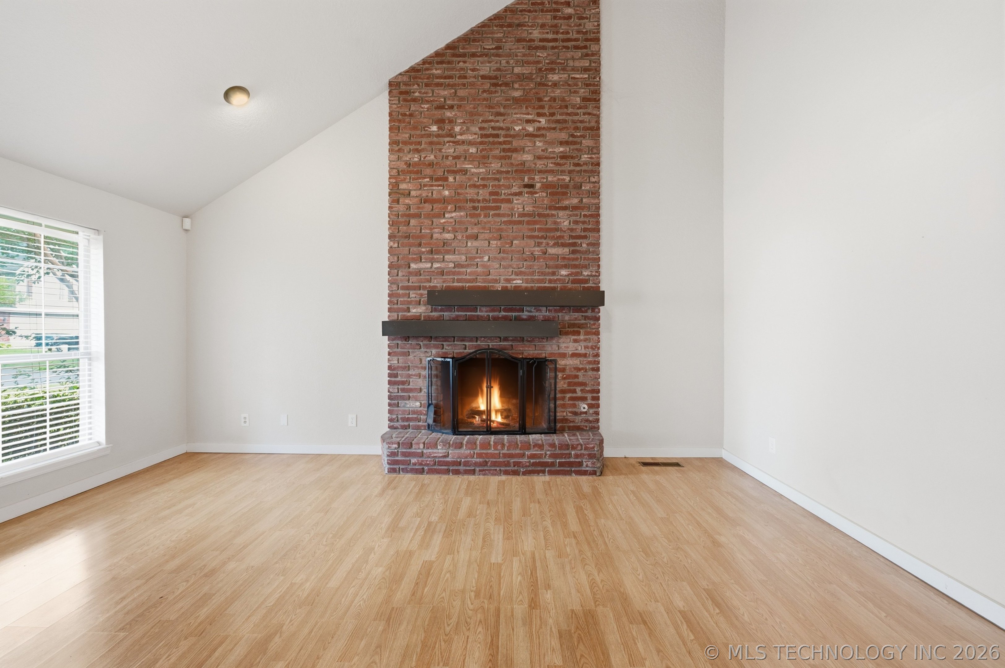 8709 S 80th East Avenue Property Photo 4