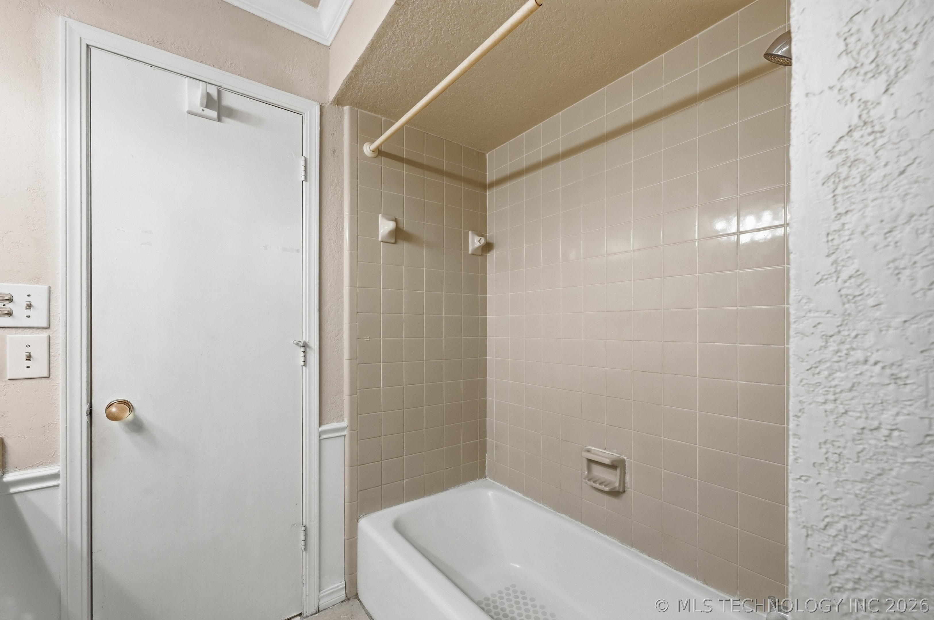 8709 S 80th East Avenue Property Photo 23