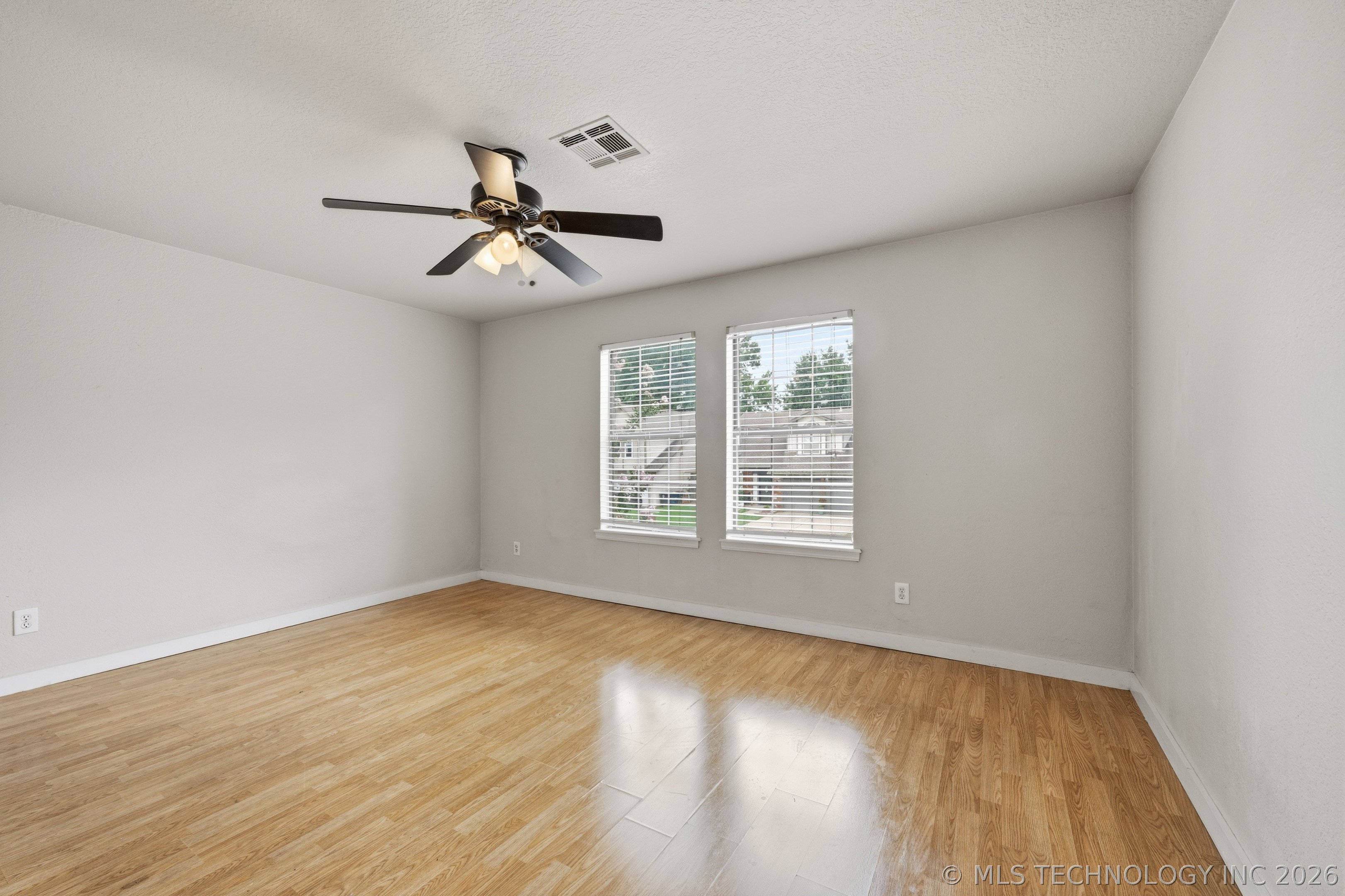 8709 S 80th East Avenue Property Photo 24