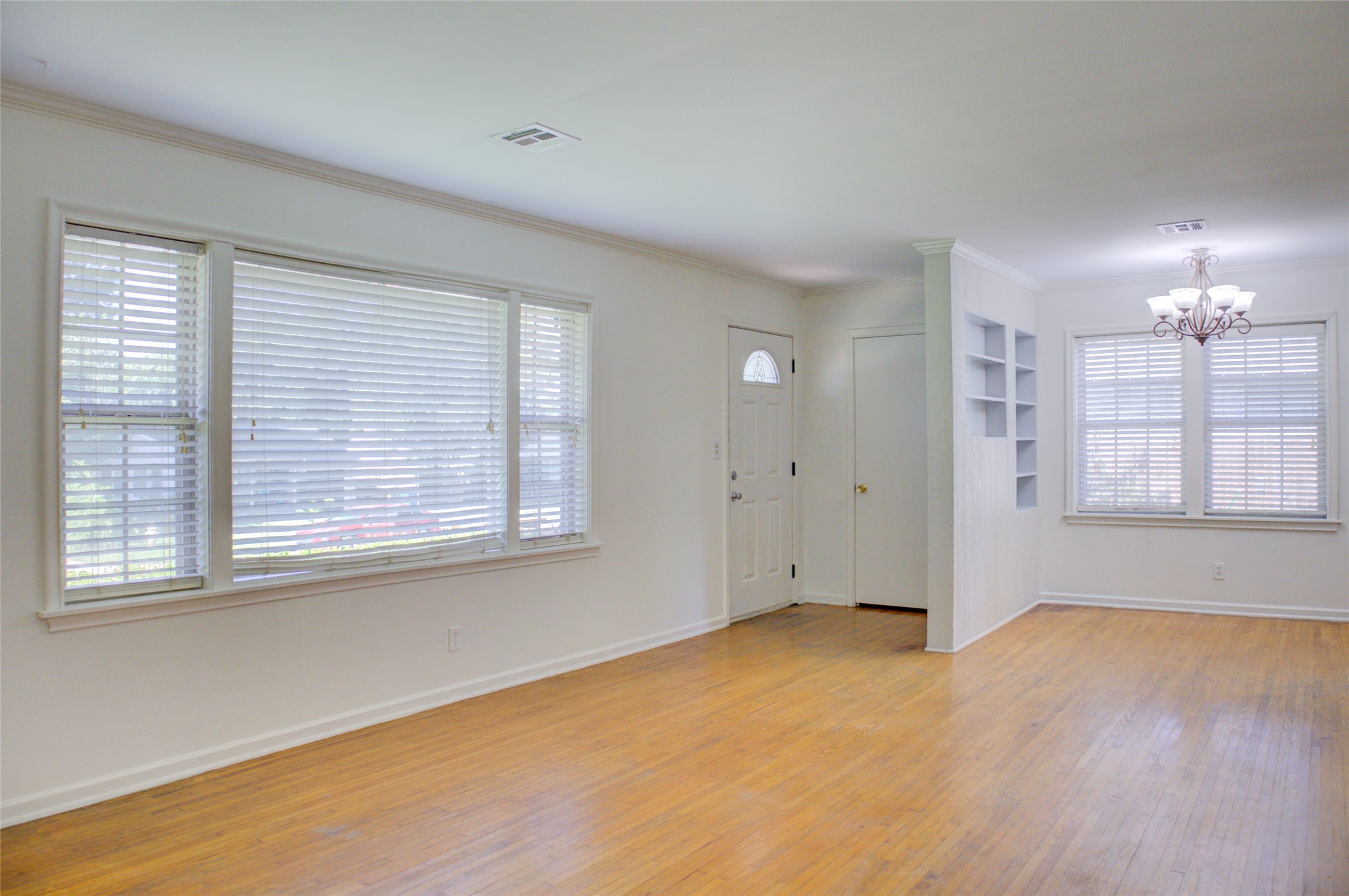 4221 E 25th Place E Property Photo 3