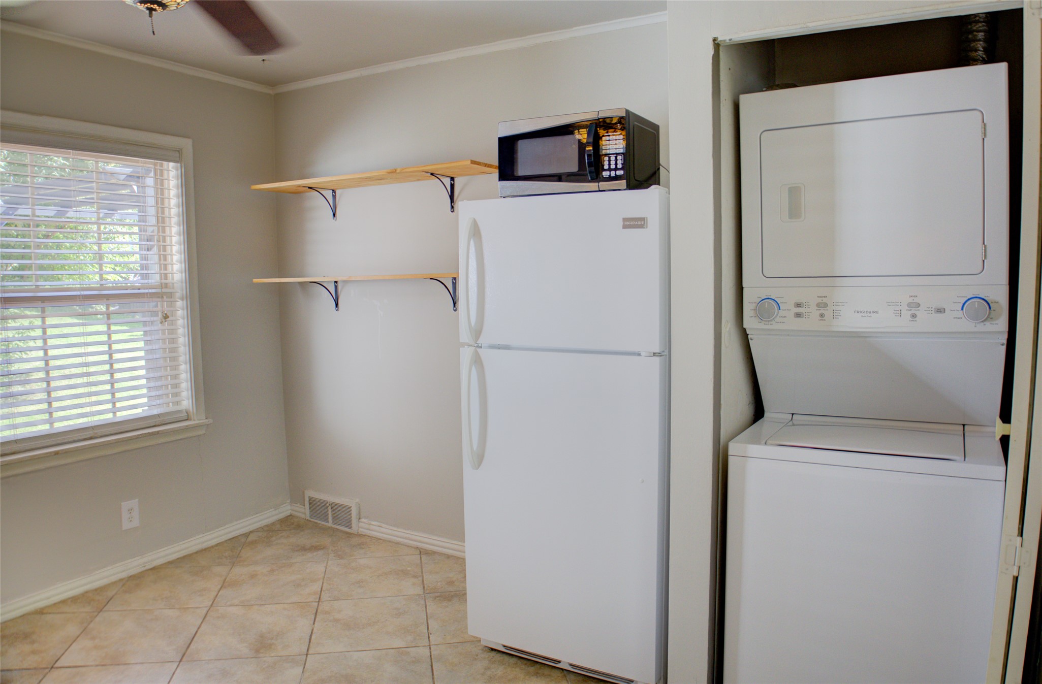 4221 E 25th Place E Property Photo 5