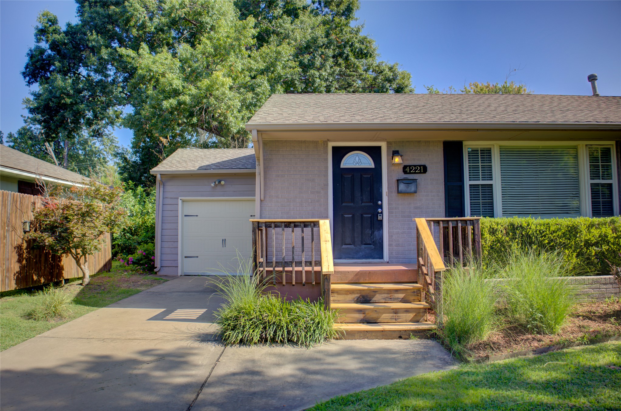 4221 E 25th Place E Property Photo 11