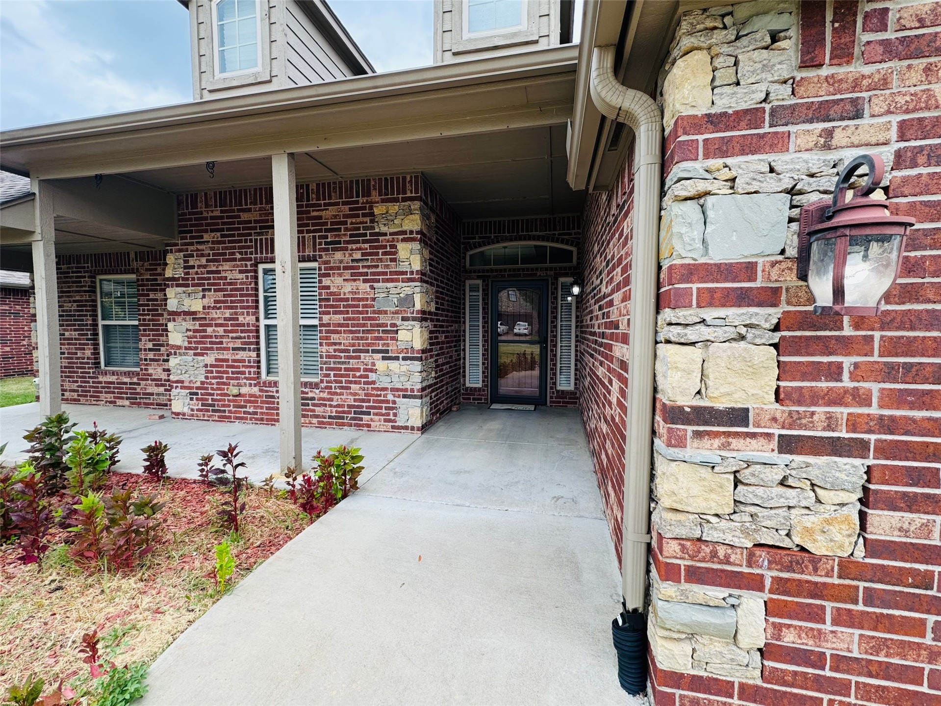 14729 Jordan Court Property Photo 4