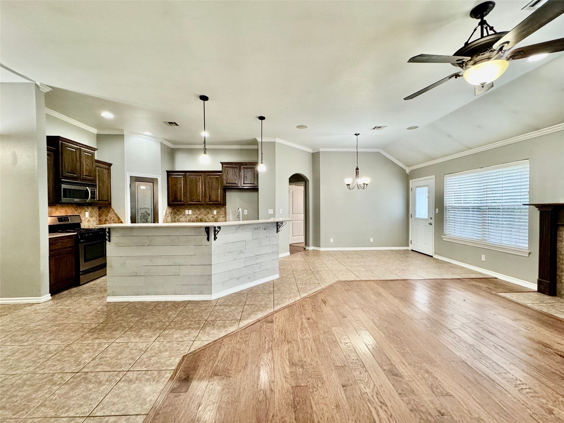 14729 Jordan Court Property Photo 8