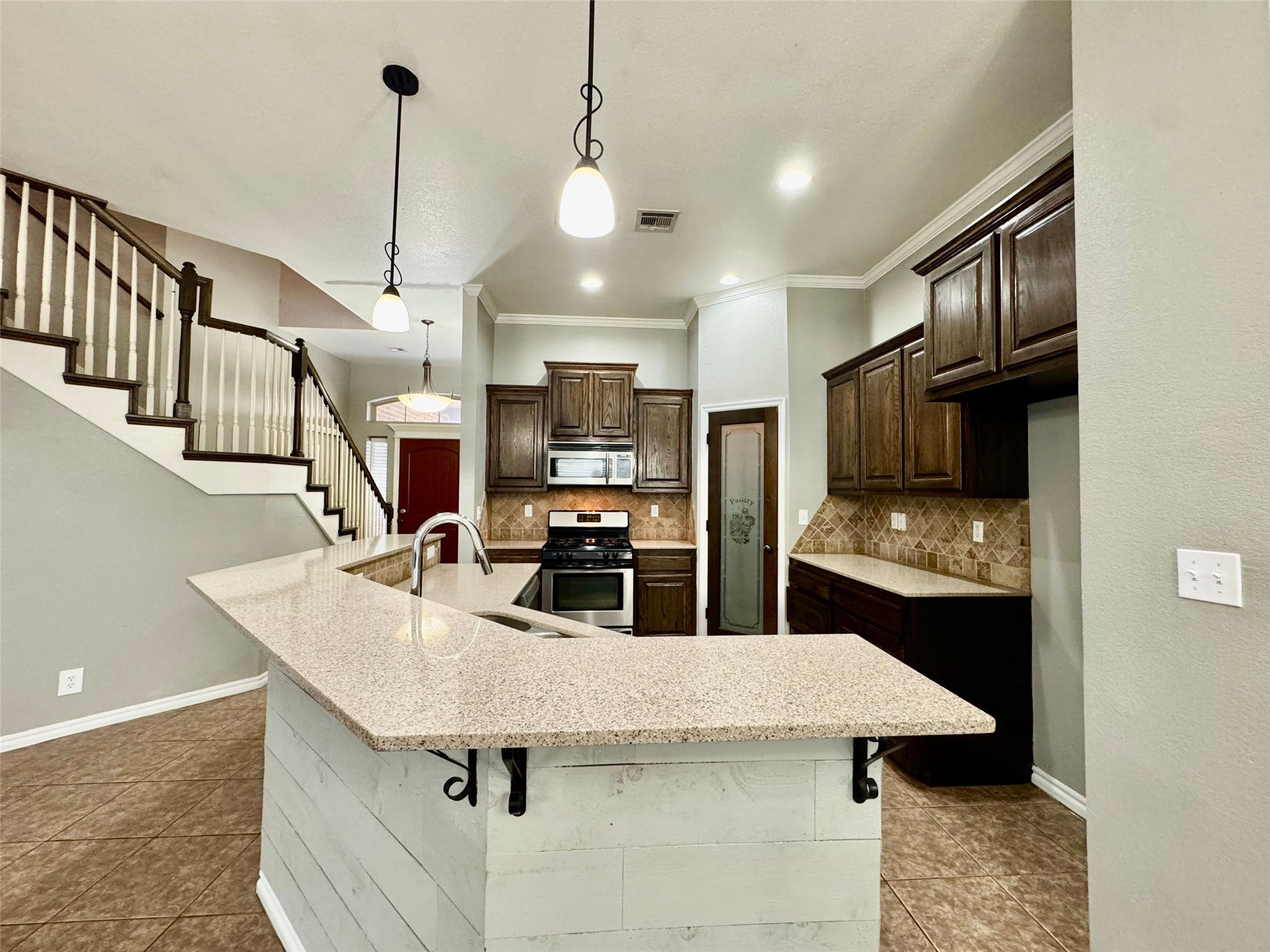 14729 Jordan Court Property Photo 9