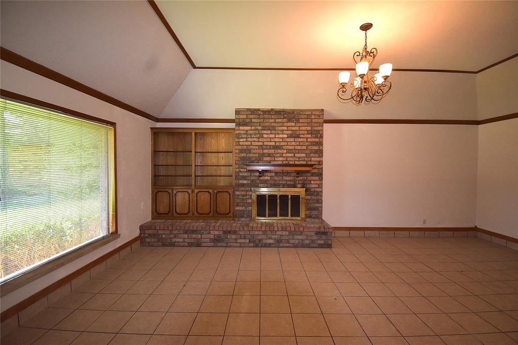 2449 Whispering Oak Drive Property Photo 5