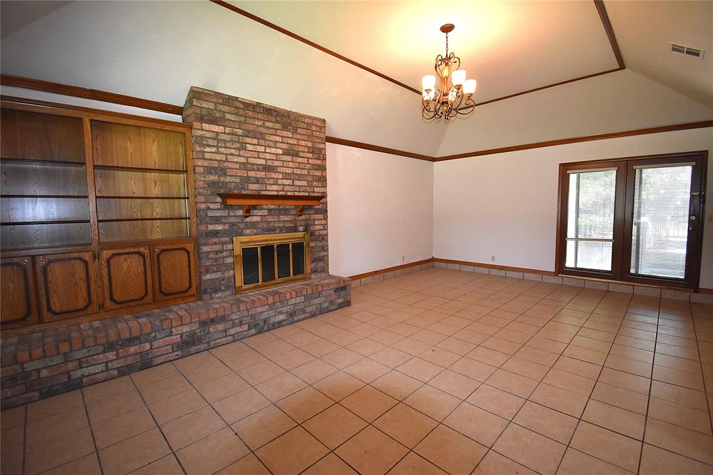 2449 Whispering Oak Drive Property Photo 6