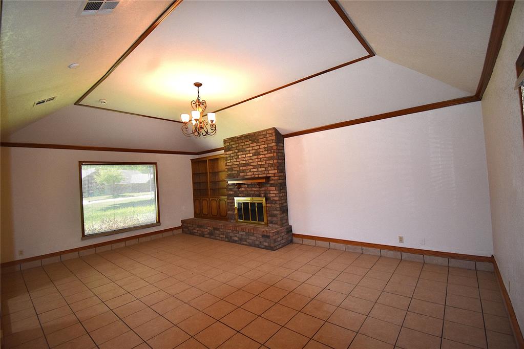 2449 Whispering Oak Drive Property Photo 7