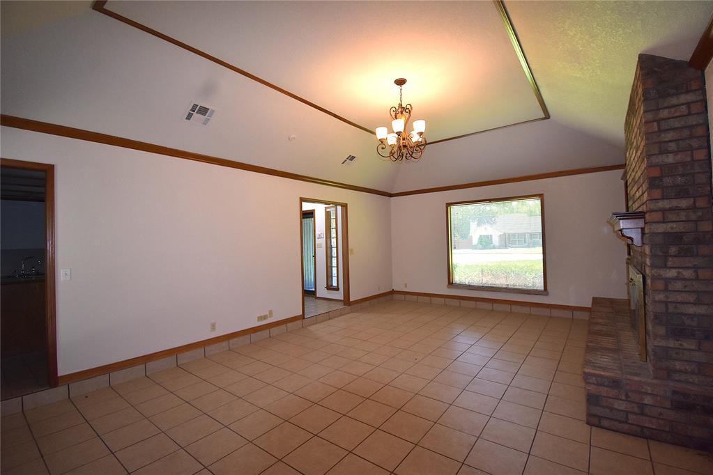 2449 Whispering Oak Drive Property Photo 8