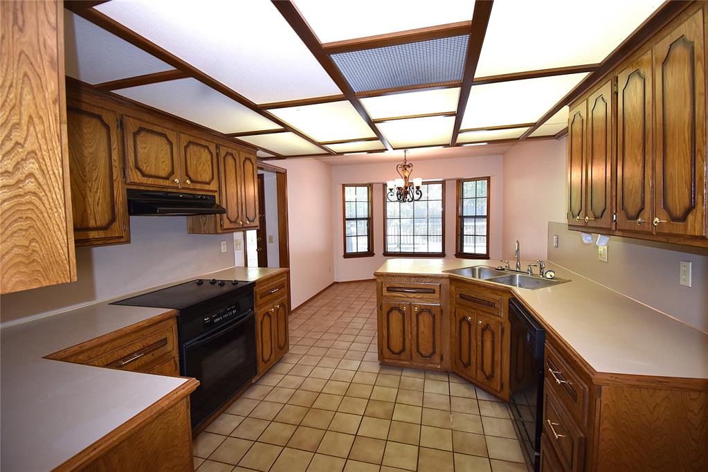 2449 Whispering Oak Drive Property Photo 9