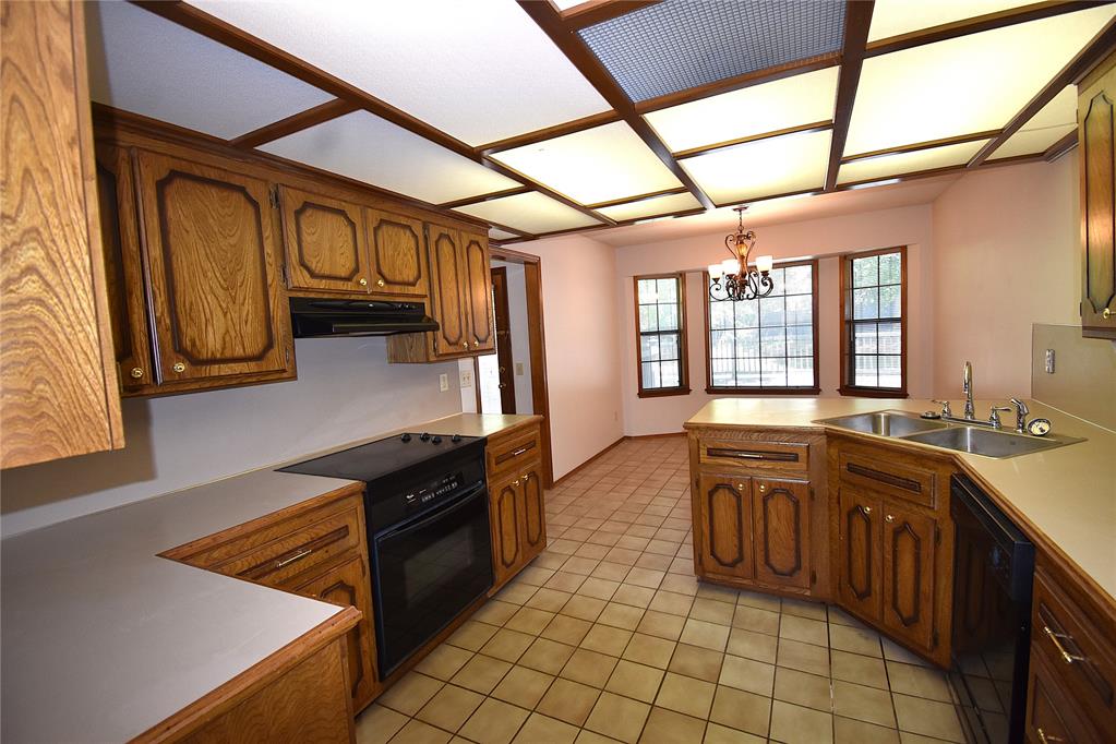 2449 Whispering Oak Drive Property Photo 10