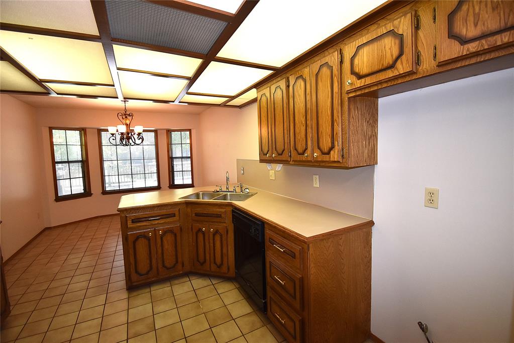 2449 Whispering Oak Drive Property Photo 11