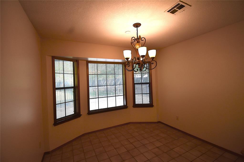 2449 Whispering Oak Drive Property Photo 16