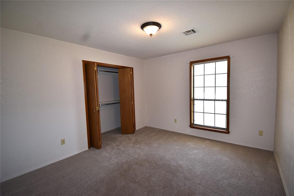 2449 Whispering Oak Drive Property Photo 26