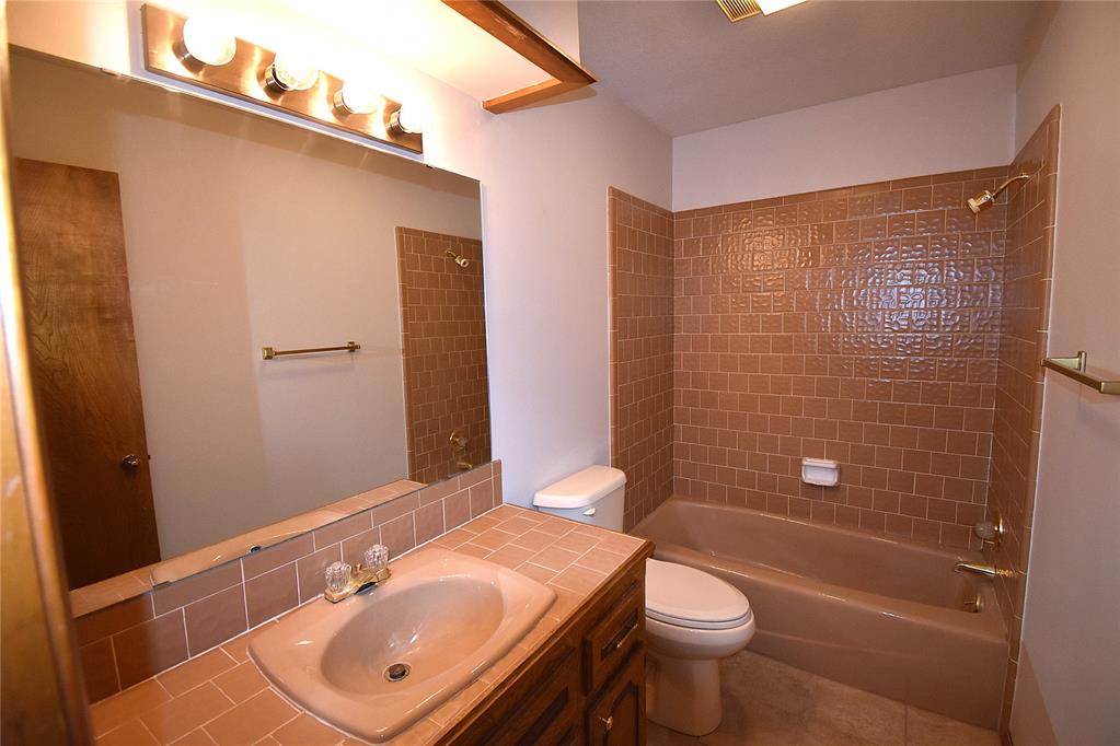 2449 Whispering Oak Drive Property Photo 28