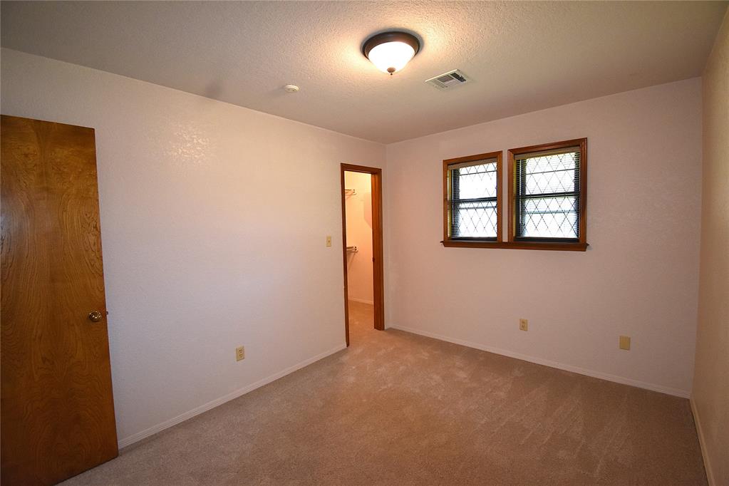 2449 Whispering Oak Drive Property Photo 30