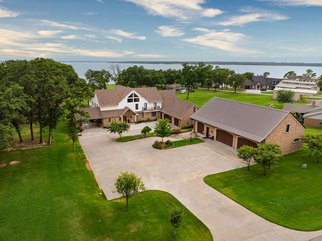 8523 Lake View Drive Property Photo 3