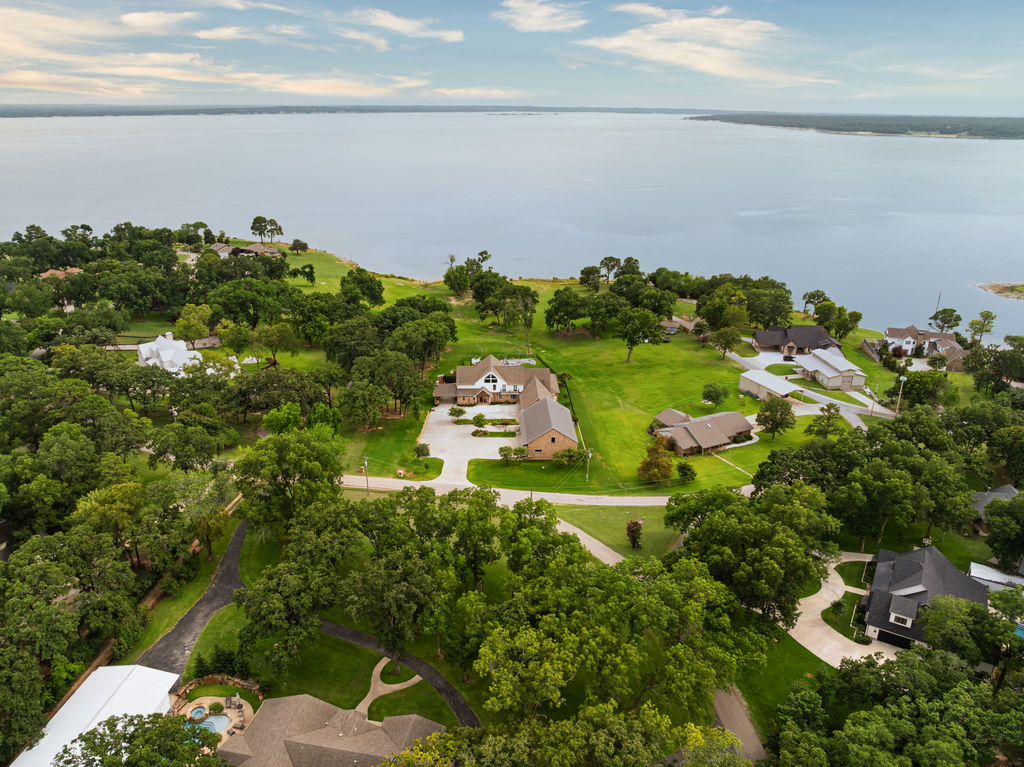 8523 Lake View Drive Property Photo 5
