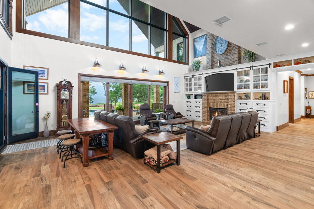 8523 Lake View Drive Property Photo 8