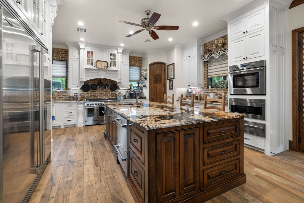 8523 Lake View Drive Property Photo 10