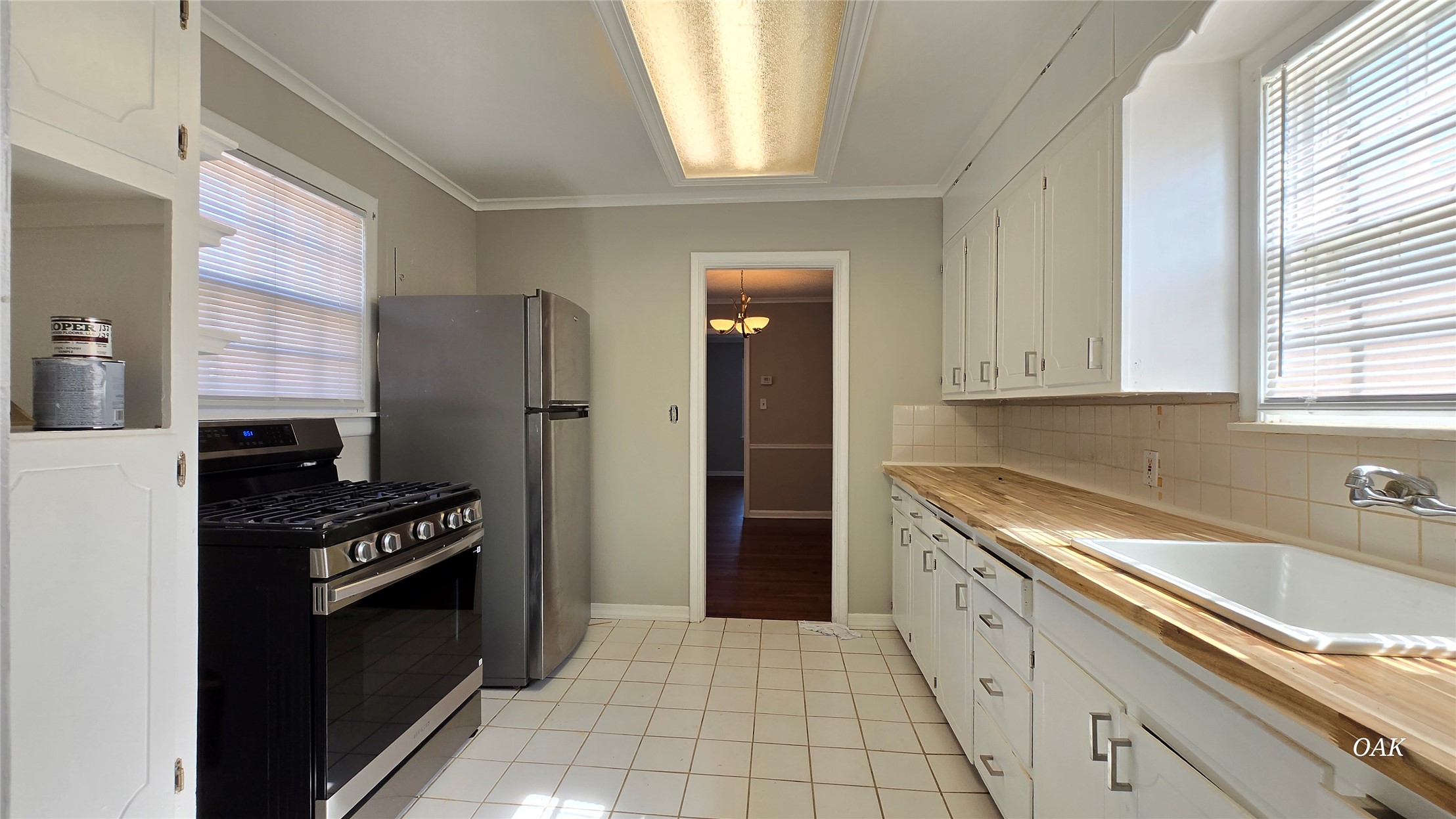 2446 E 3rd Street Property Photo 5
