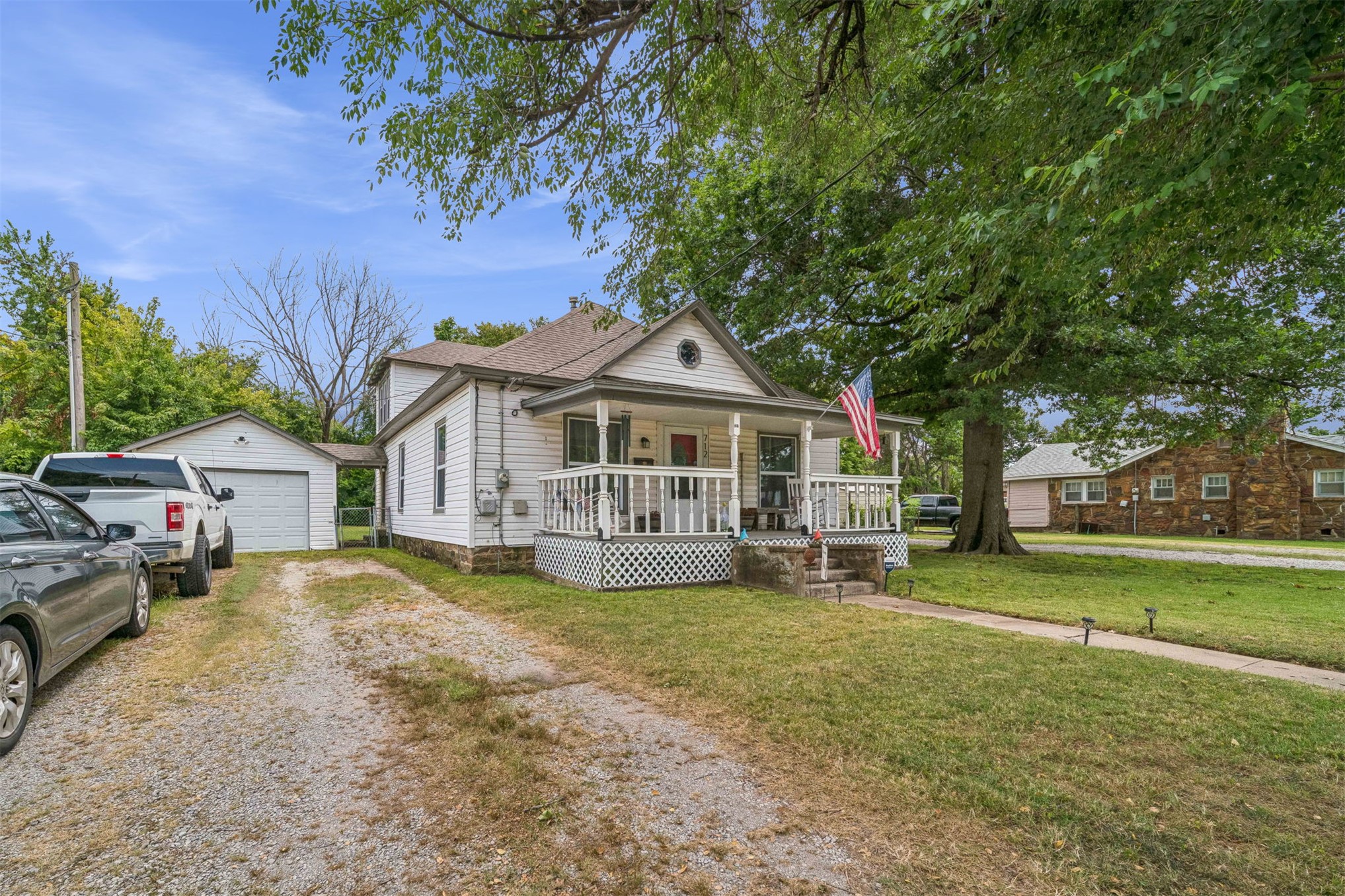 712 N Seminole Avenue Property Photo 2