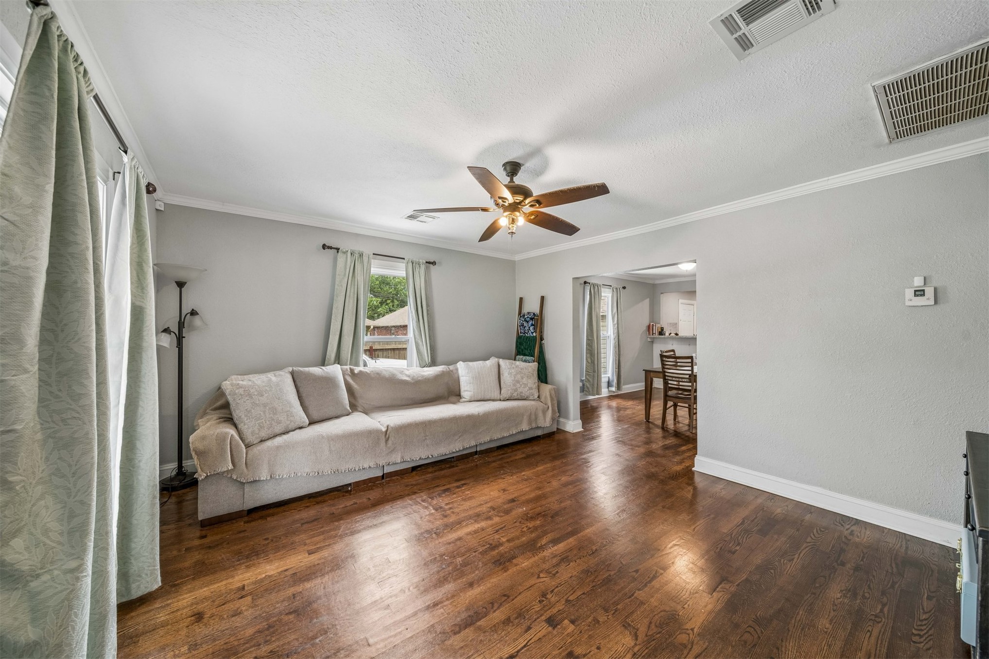 712 N Seminole Avenue Property Photo 4
