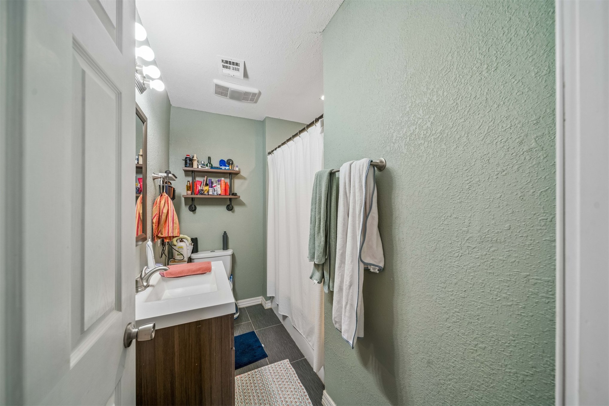 712 N Seminole Avenue Property Photo 13