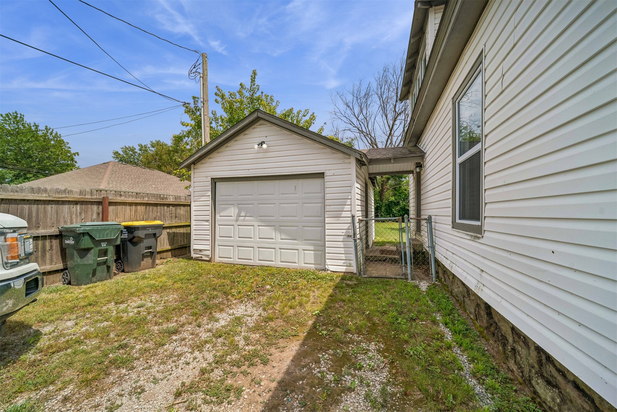 712 N Seminole Avenue Property Photo 19
