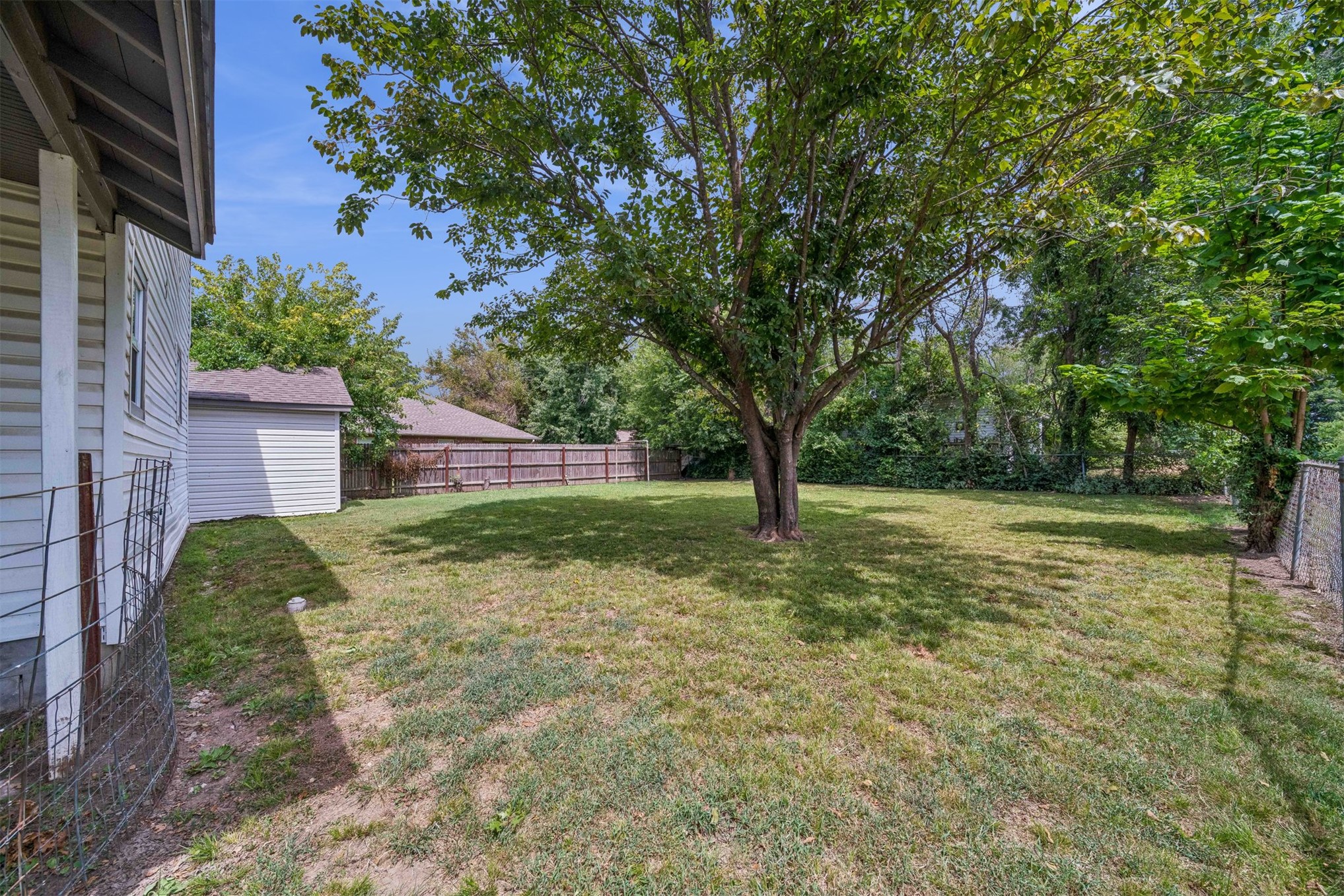 712 N Seminole Avenue Property Photo 23