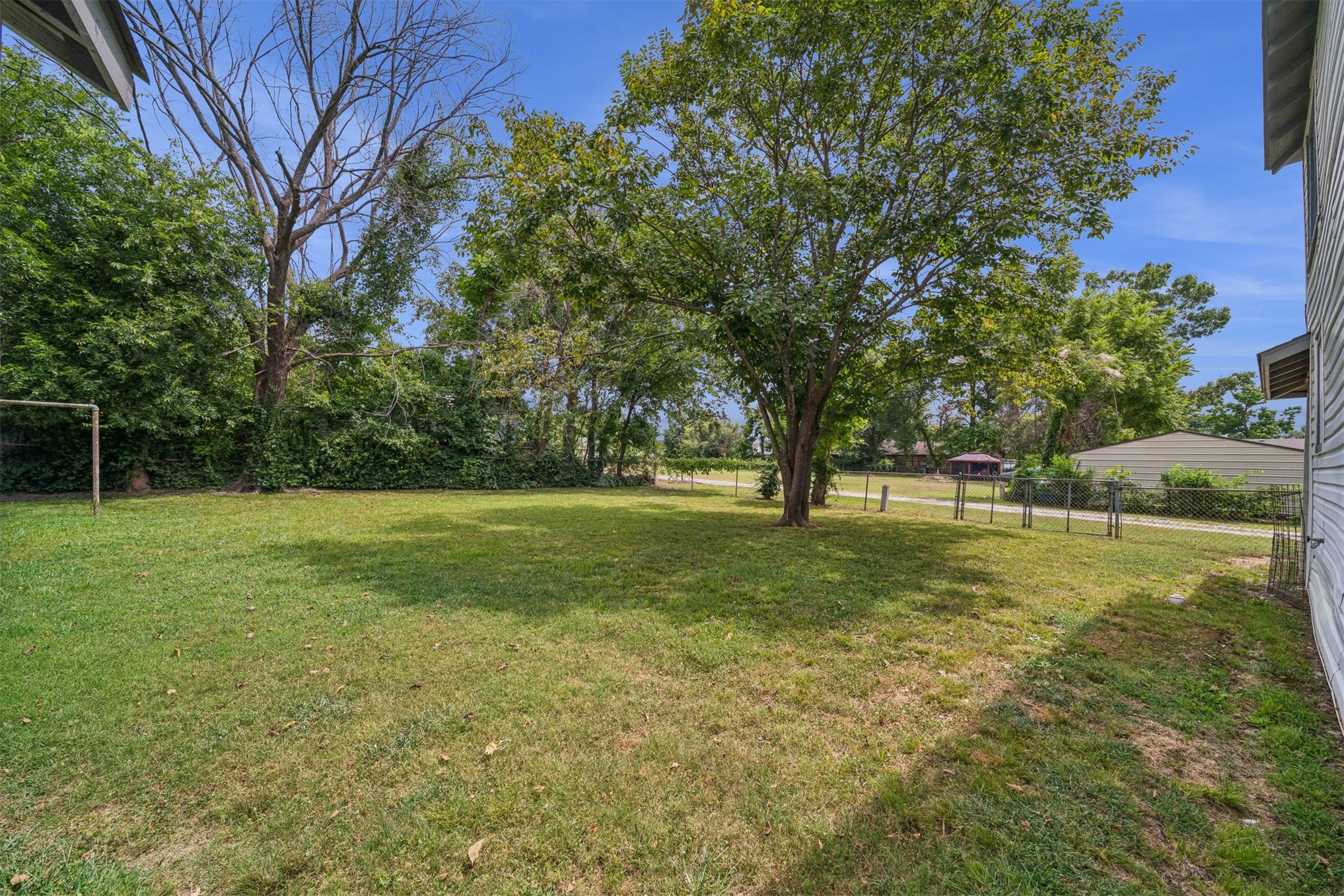 712 N Seminole Avenue Property Photo 24
