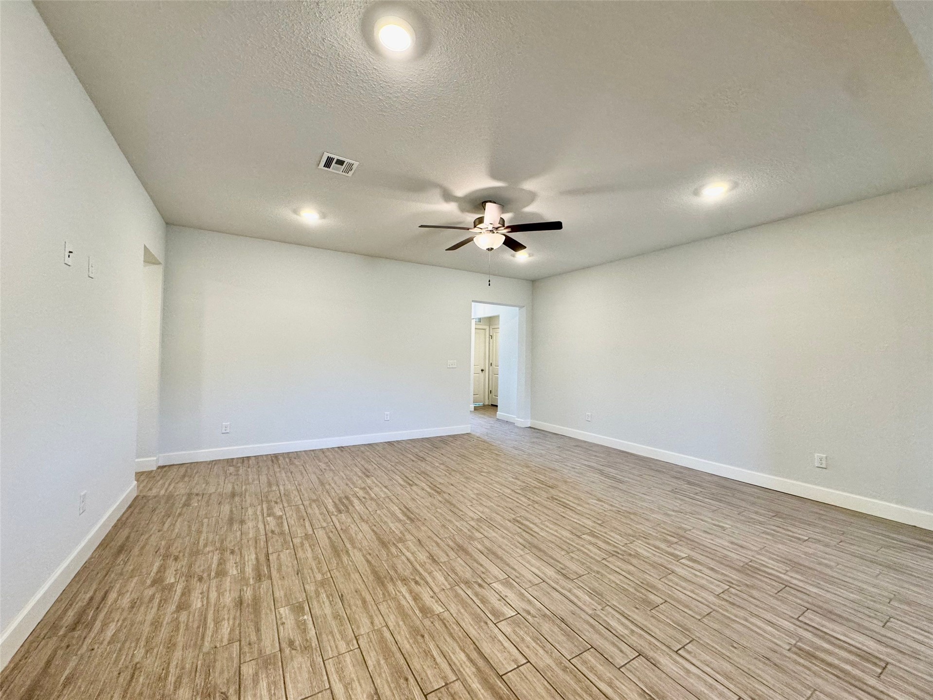 8713 N 63rd East Avenue Property Photo 6