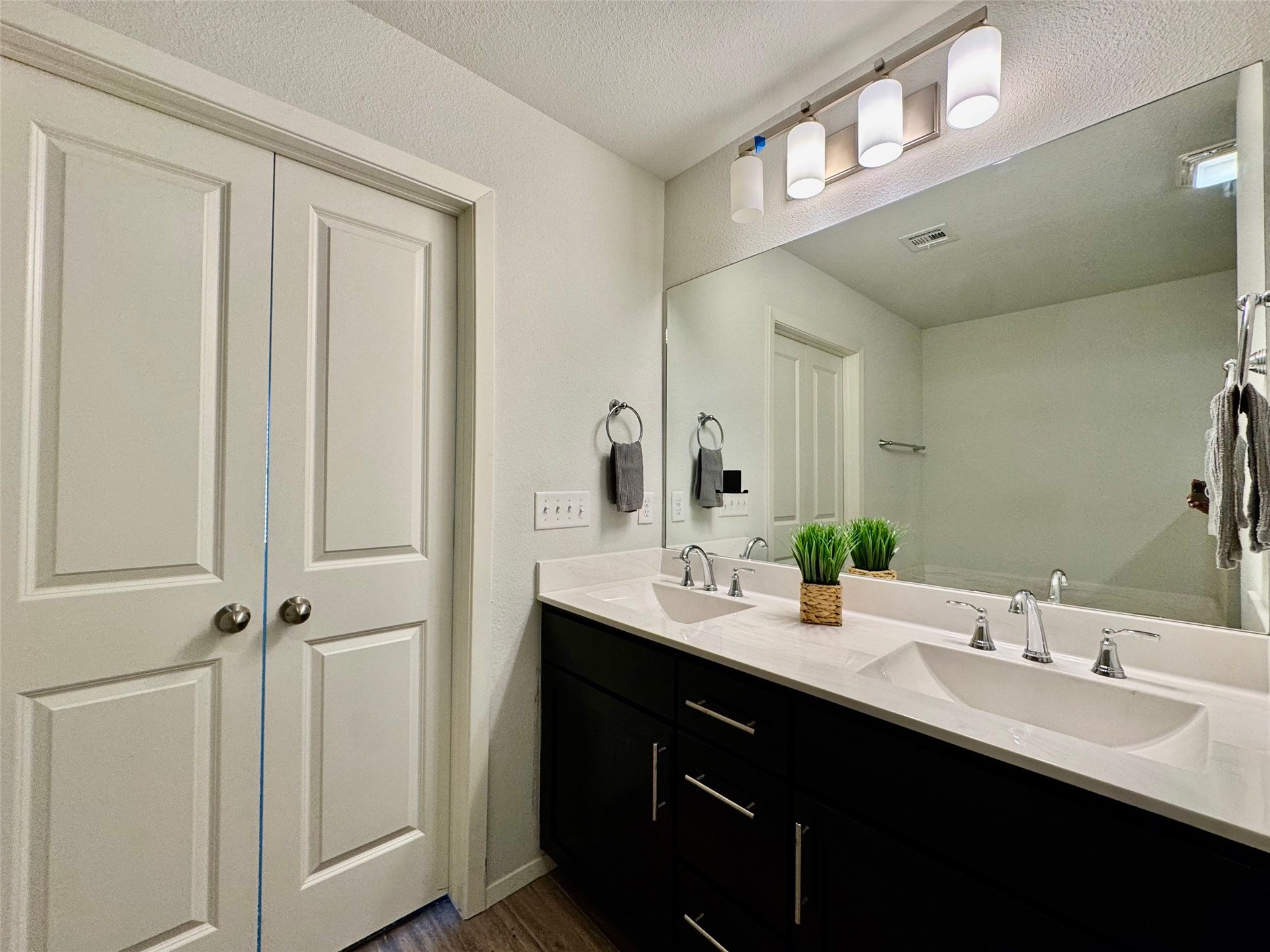 8713 N 63rd East Avenue Property Photo 23