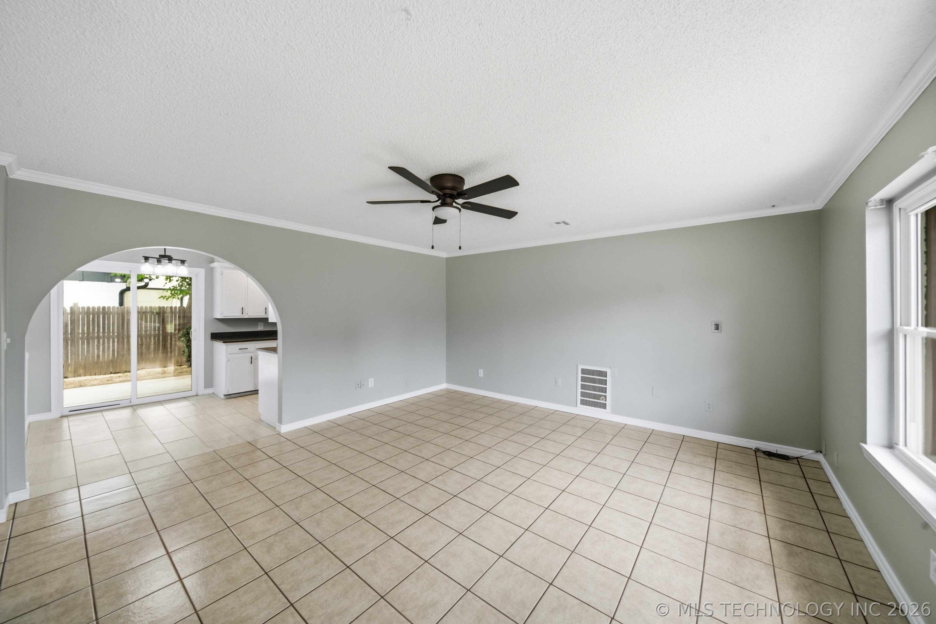12019 E 37th Street Property Photo 6