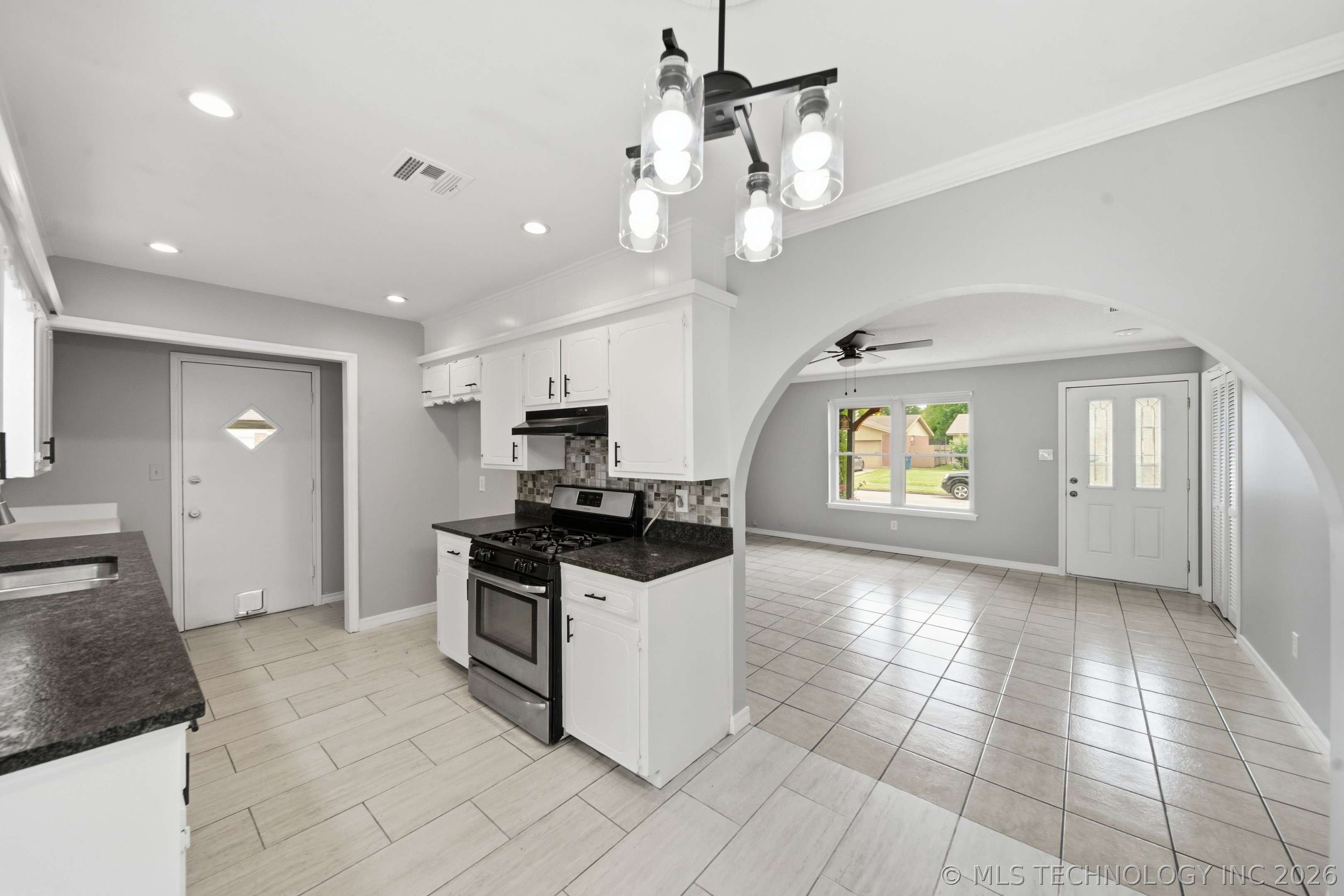 12019 E 37th Street Property Photo 10