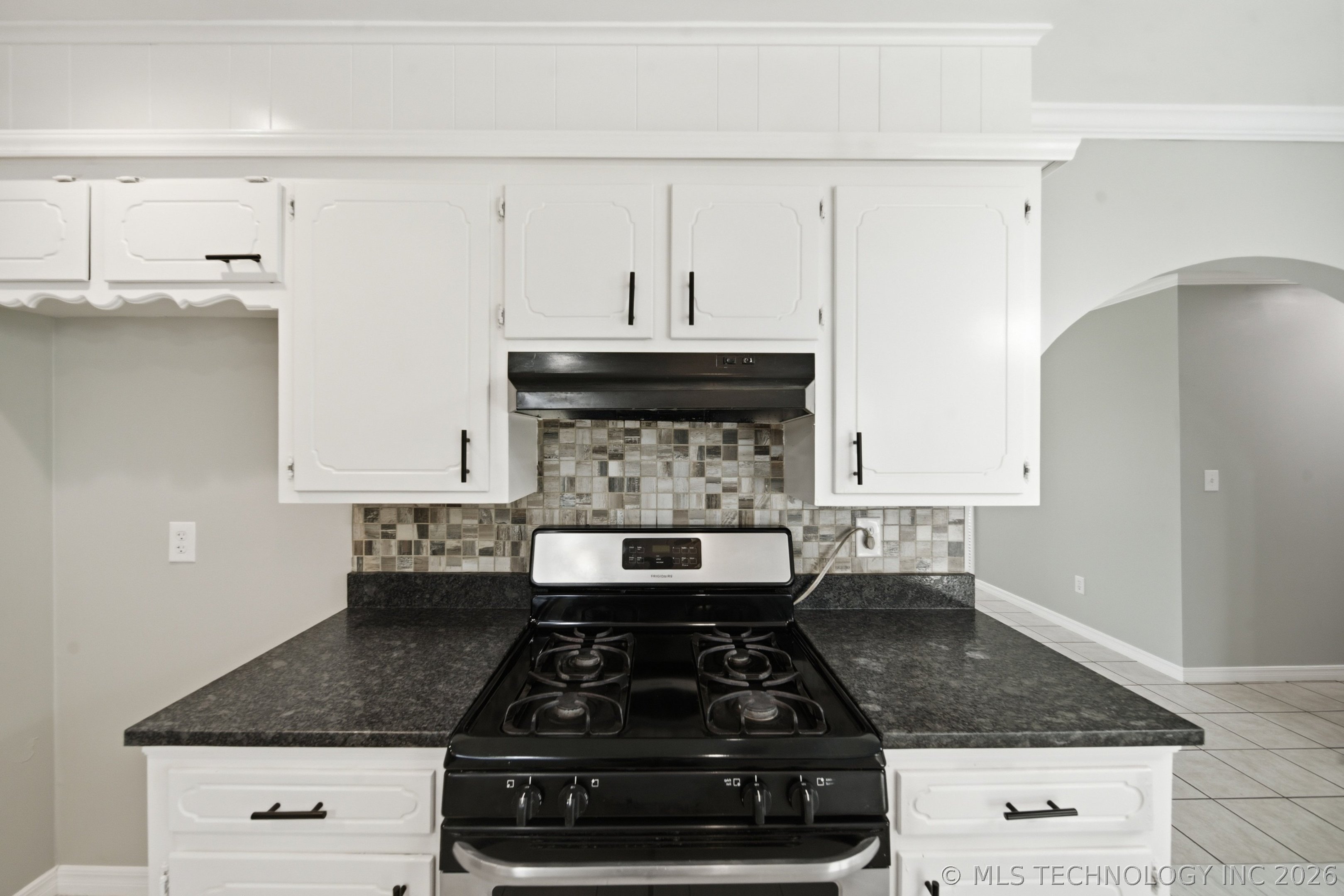12019 E 37th Street Property Photo 12
