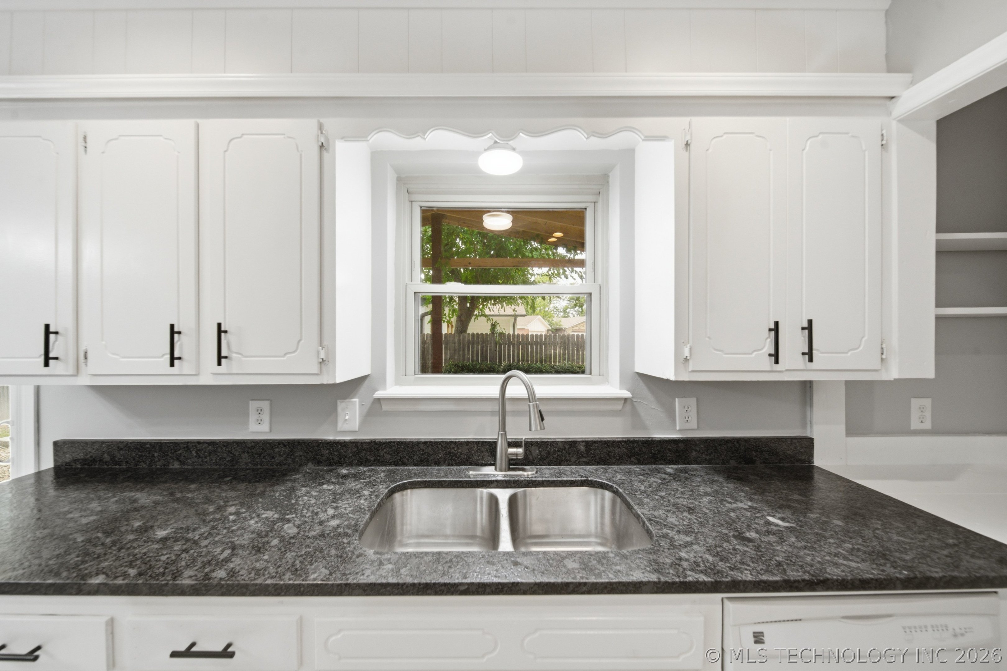 12019 E 37th Street Property Photo 13