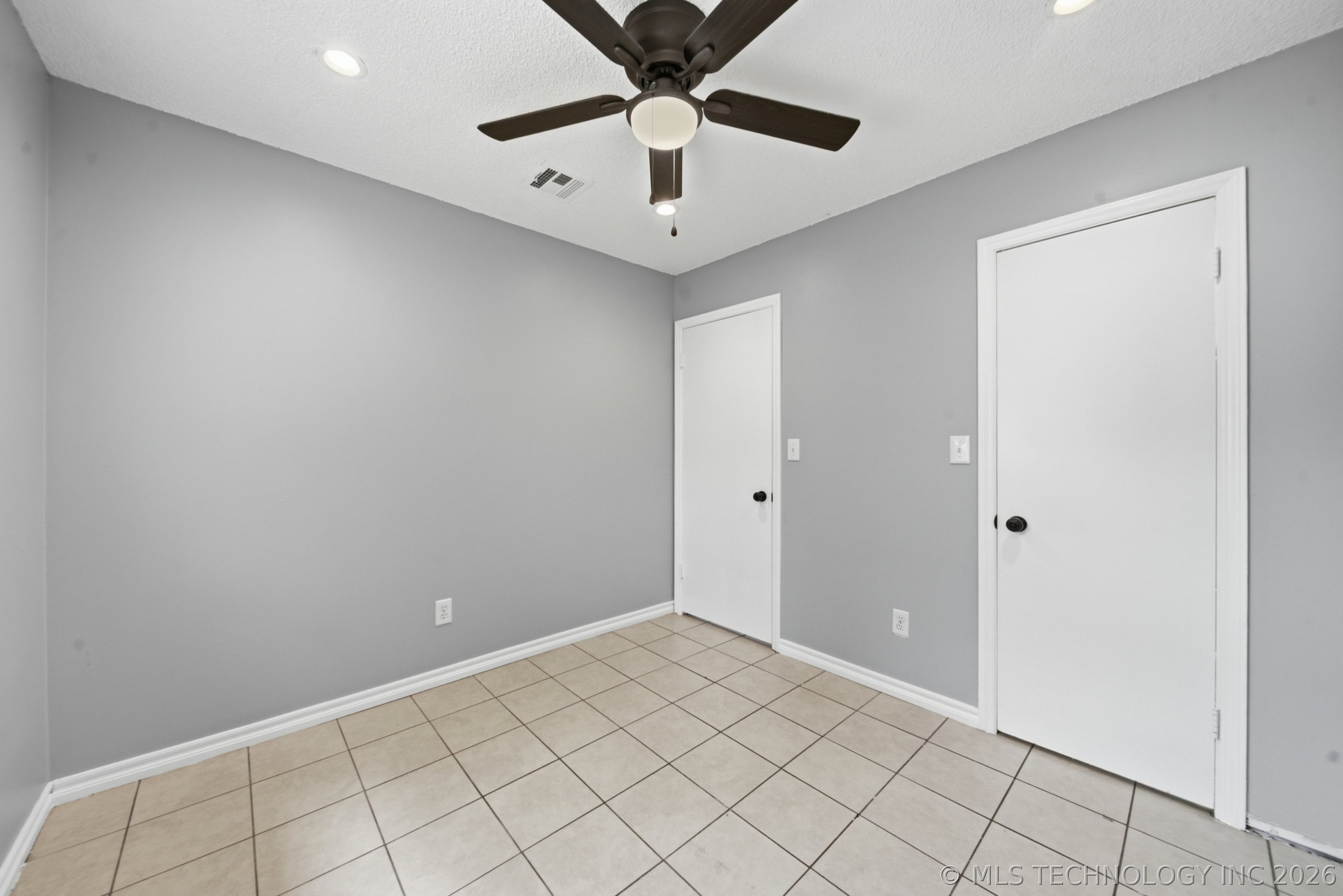 12019 E 37th Street Property Photo 22