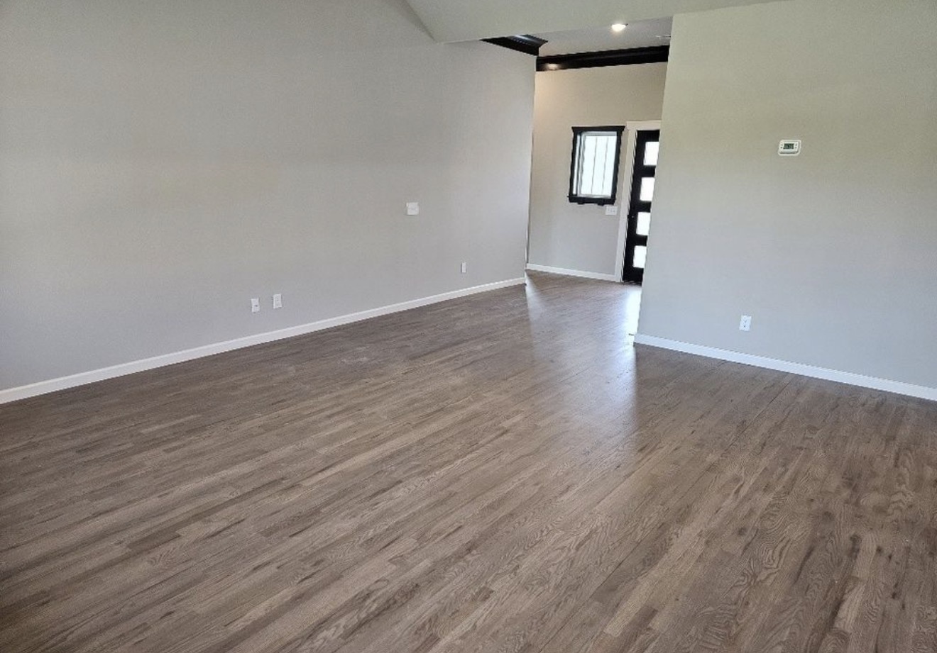 10413 E 132 Street Property Photo 6