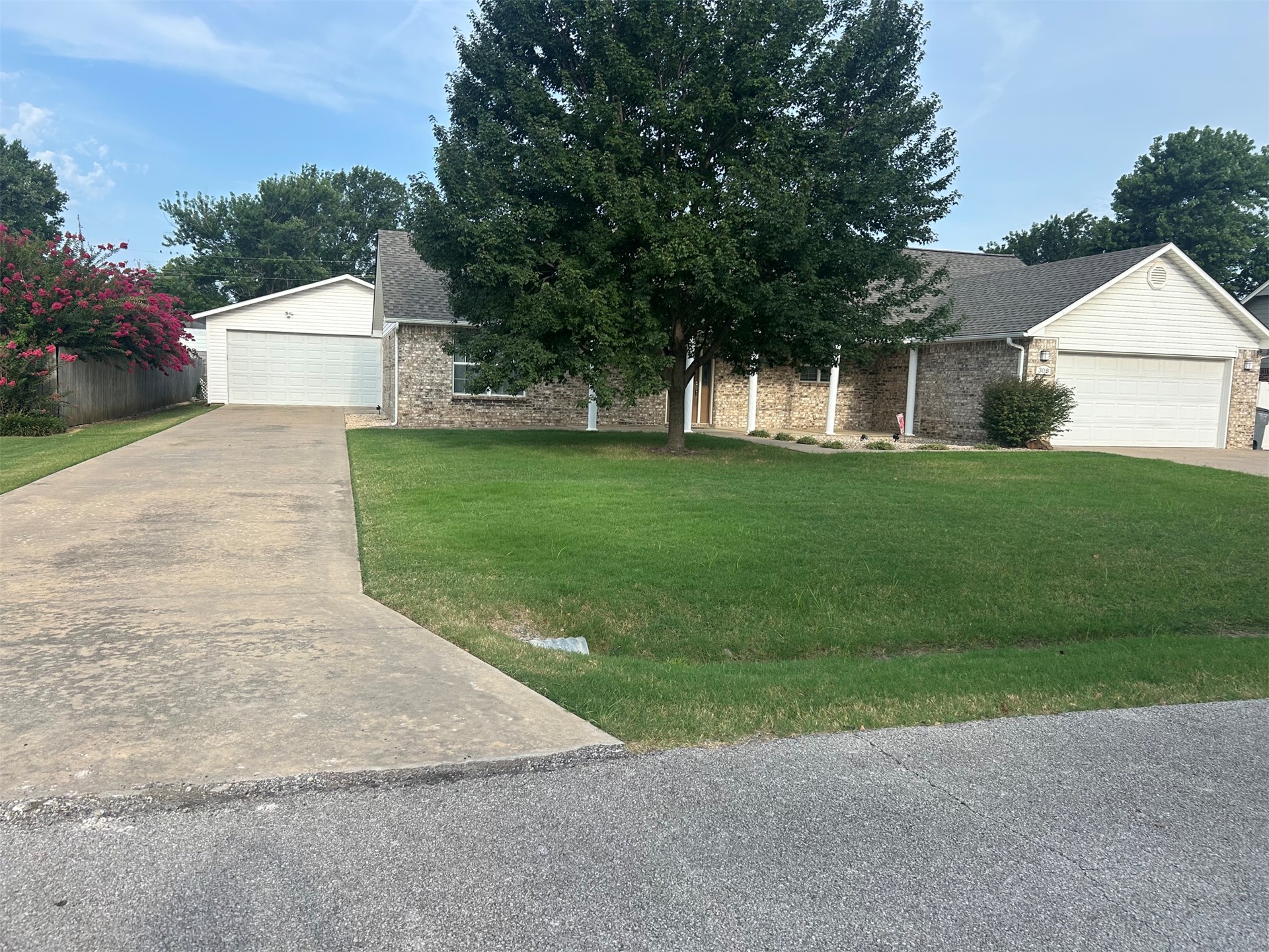308 S Mary Avenue E Property Photo 2