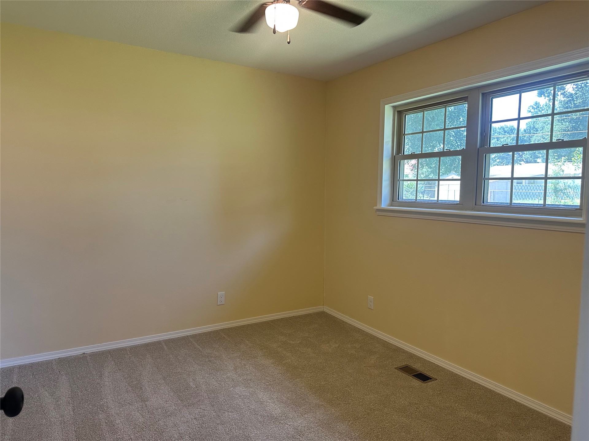 1317 E Hickory Street Property Photo 14
