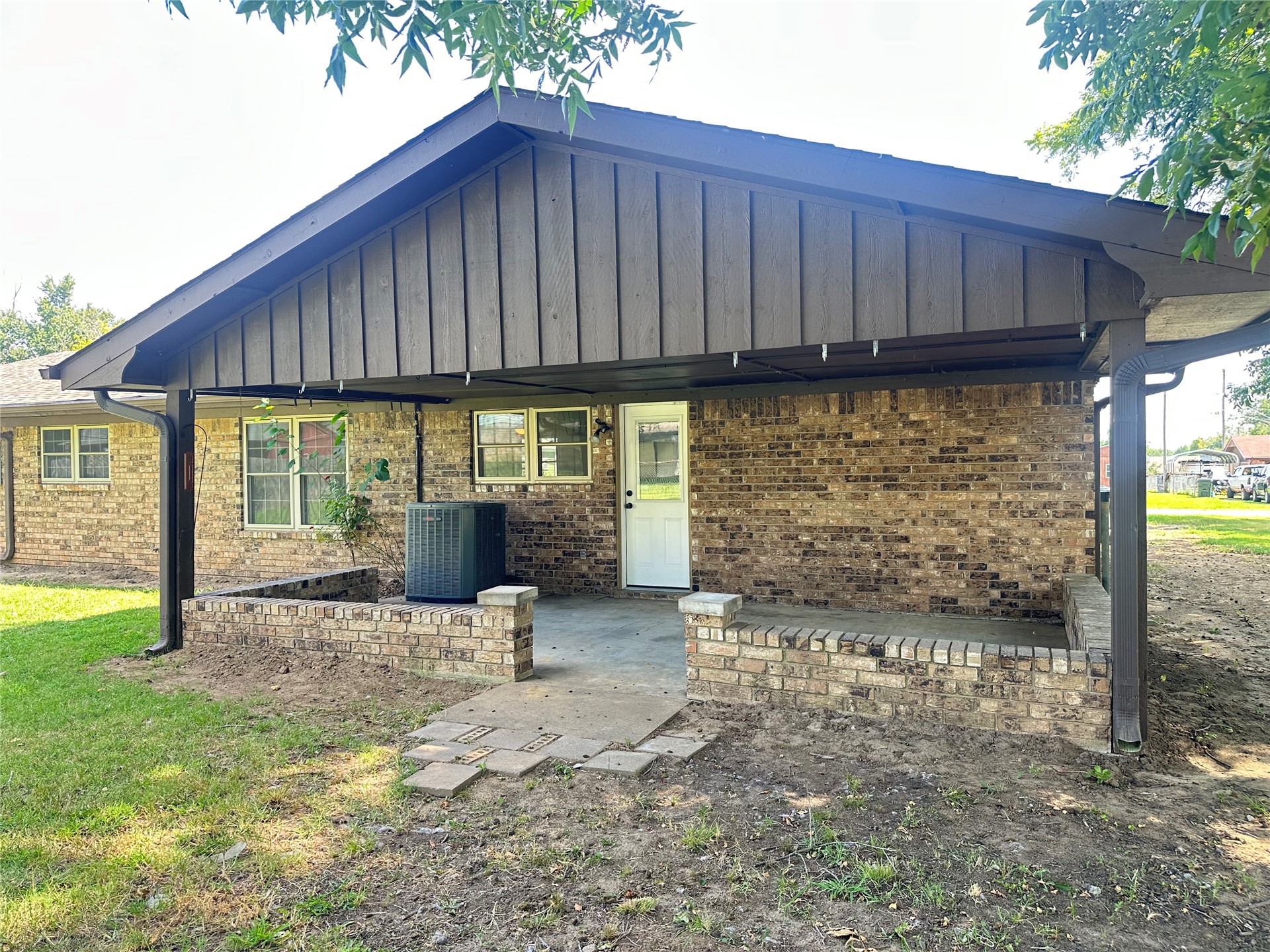 1317 E Hickory Street Property Photo 18