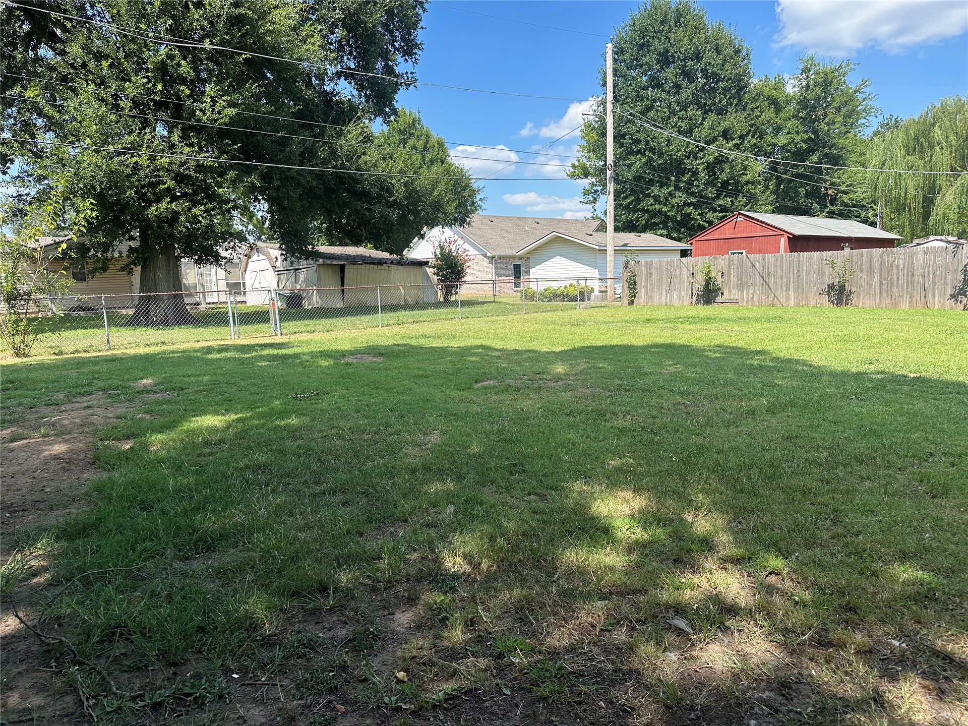 1317 E Hickory Street Property Photo 20