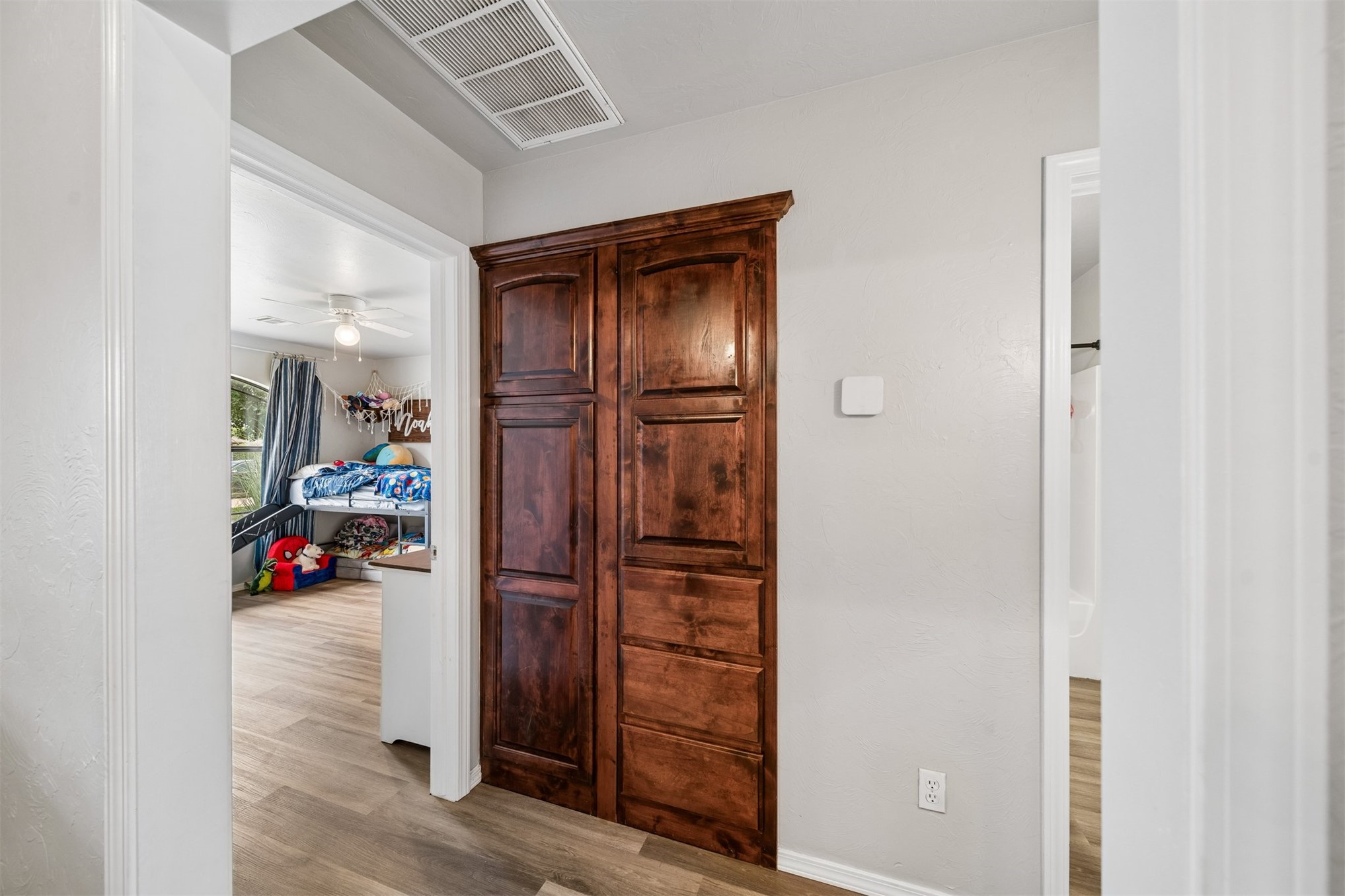 1111 Crozier St Property Photo 19