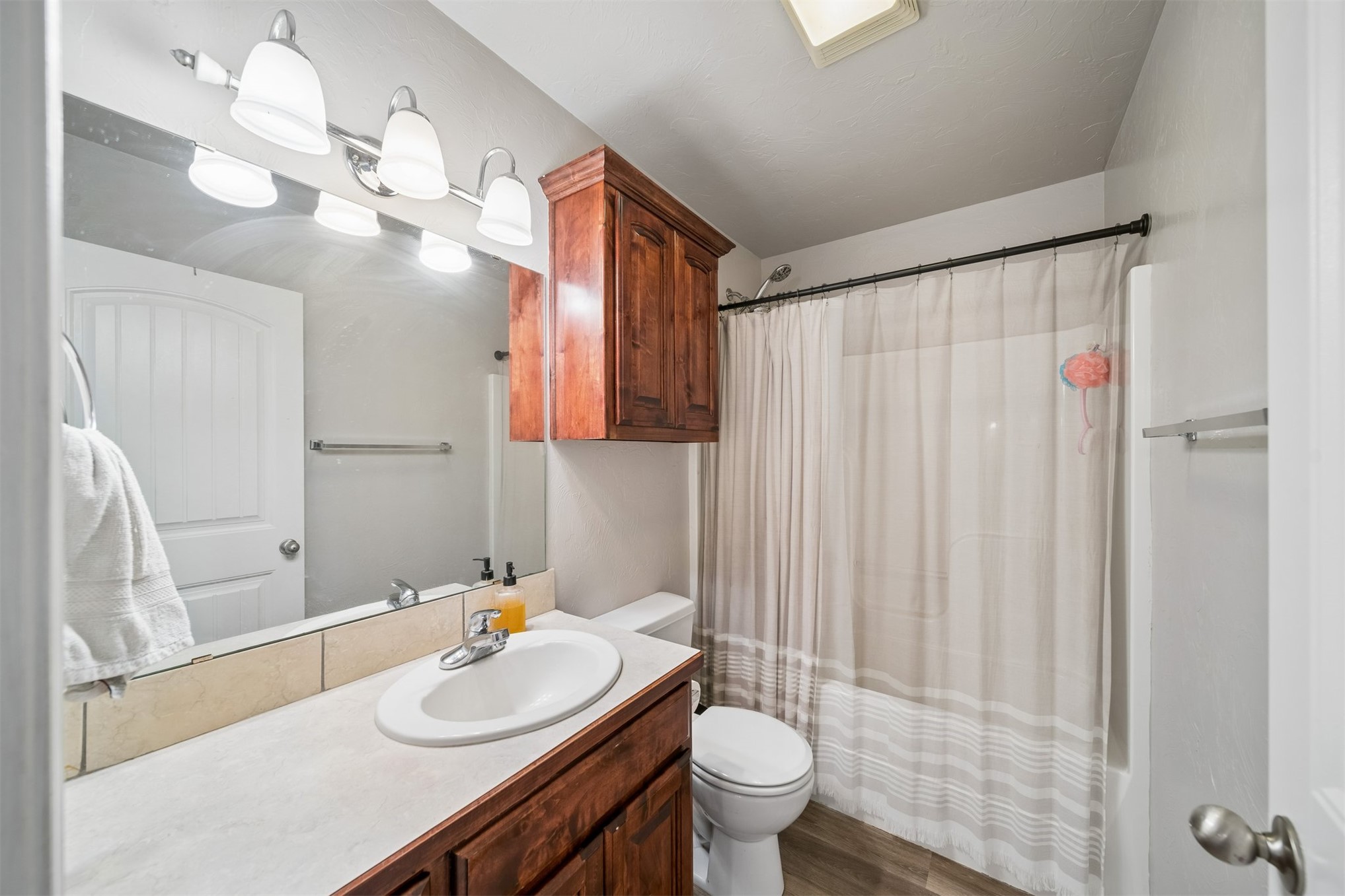 1111 Crozier St Property Photo 23