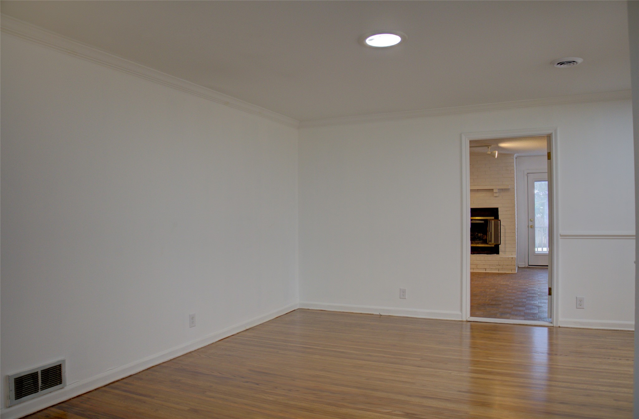3922 E 34th Street Property Photo 5